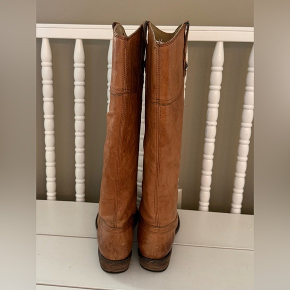 Frye - Picture 4 of 8